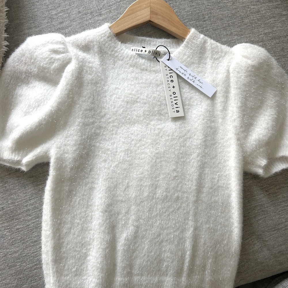 Alice + Olivia short sleeve sweater XS, New w/tags.